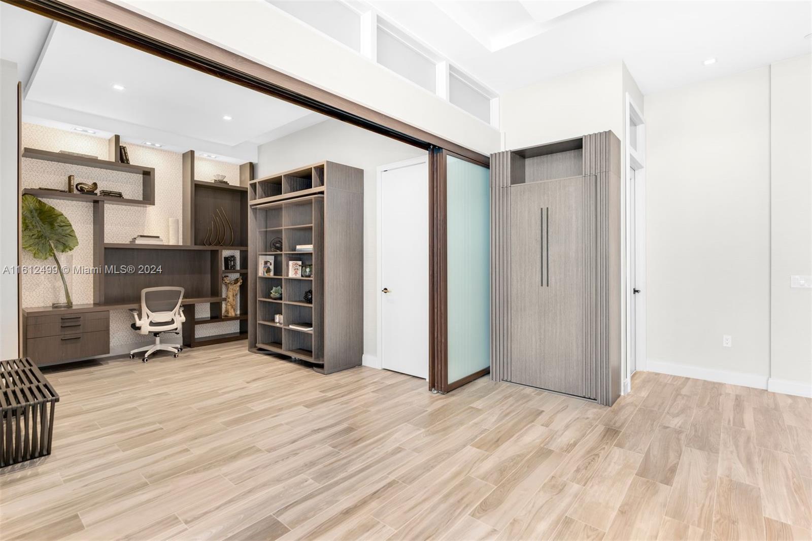 801 SMA RESIDENCES CONDO - Residential