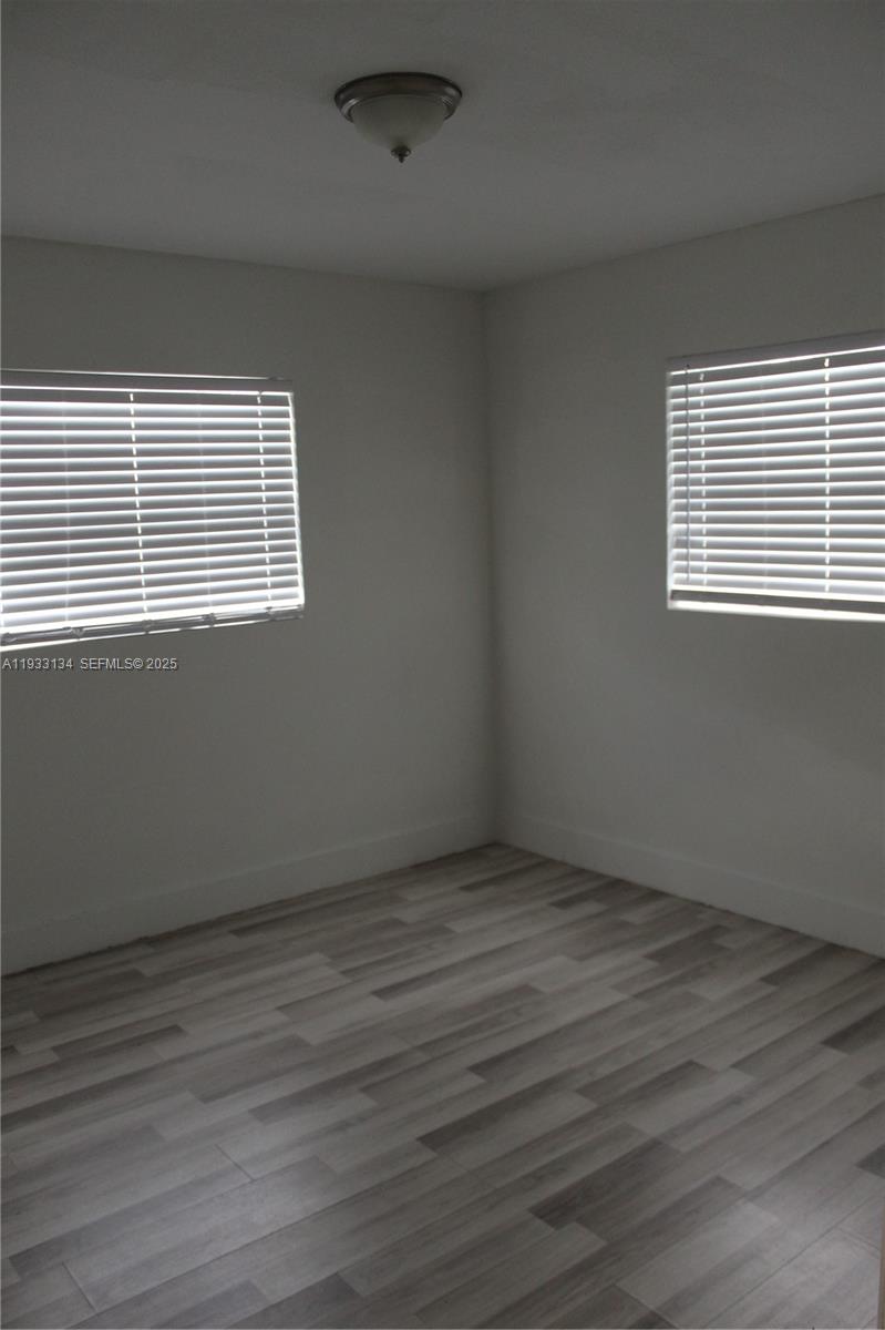 PALM LANE VILLA NO 4 - Residential Lease