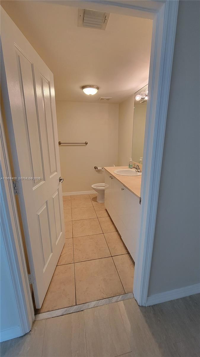 PRADO CONDO - Residential Lease