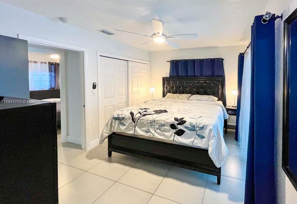 LAUDERDALE LAKES WEST GAT - Residential