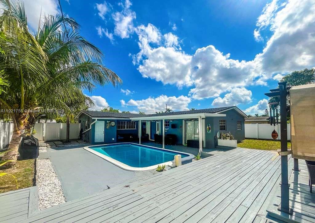 LAUDERDALE LAKES WEST GAT - Residential