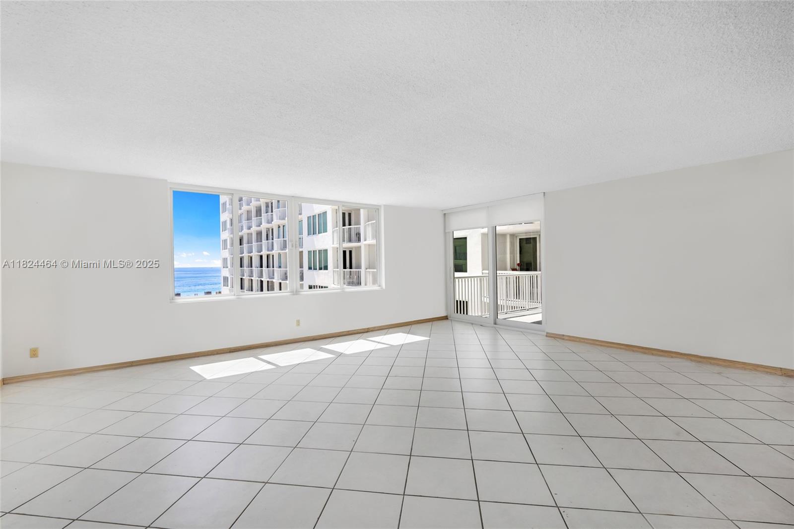 5401 Collins Ave 419