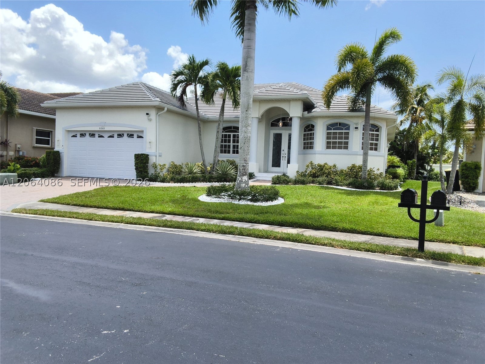 8268 S SOUTHWIND