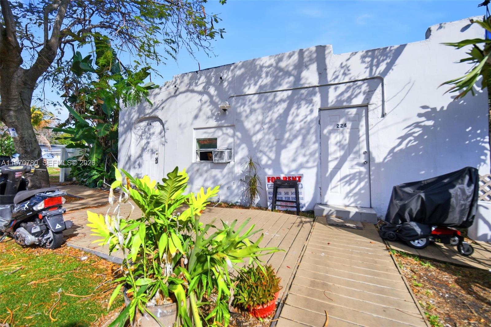 NORTH HOLLYWOOD - Residential Income