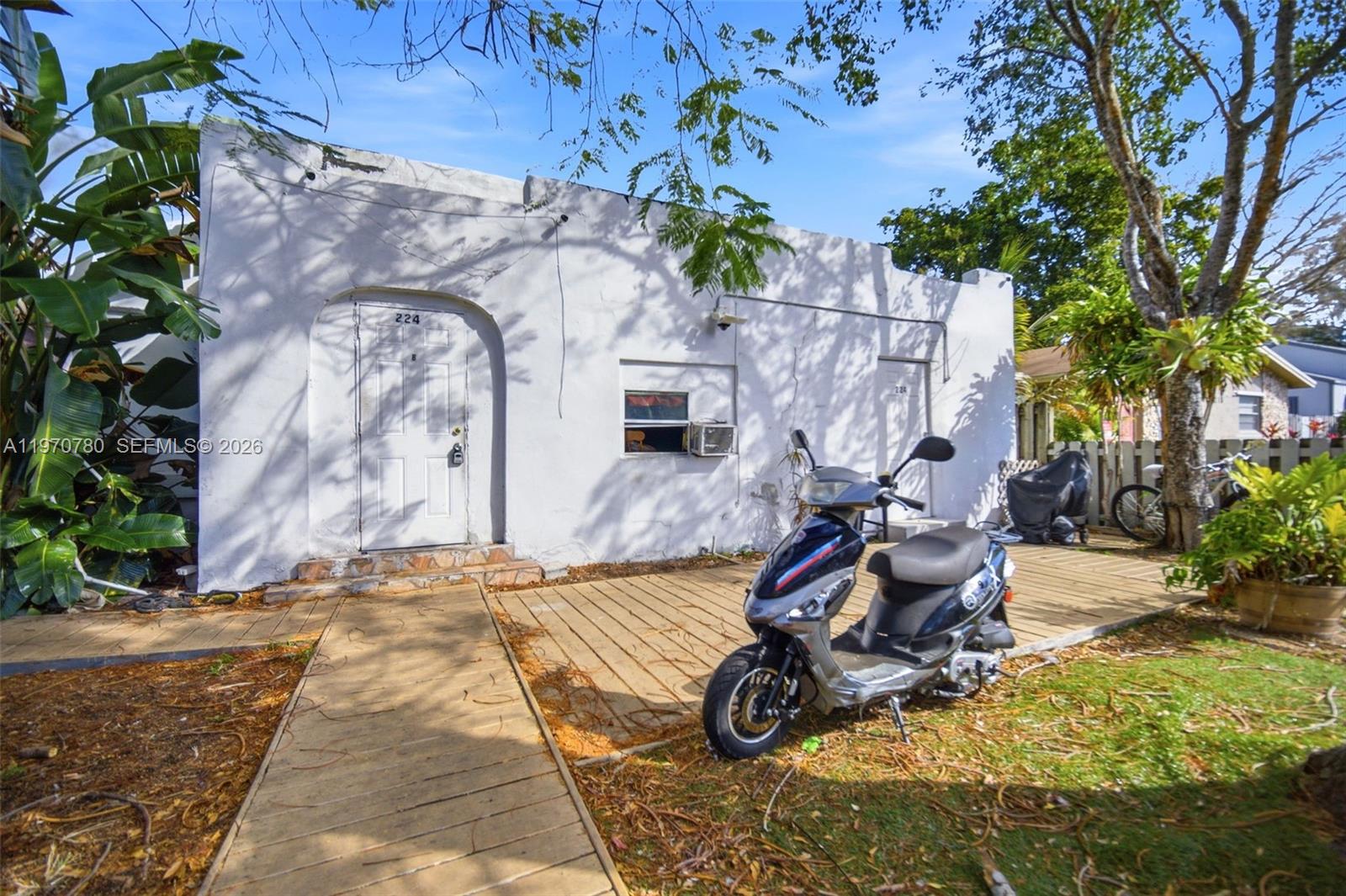 NORTH HOLLYWOOD - Residential Income