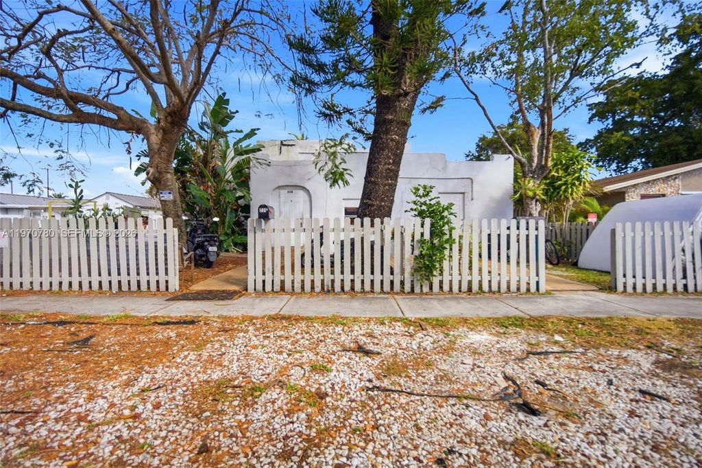 Photo of 224 SW 14th St, Dania Beach, FL 33004 (MLS # A11970780)