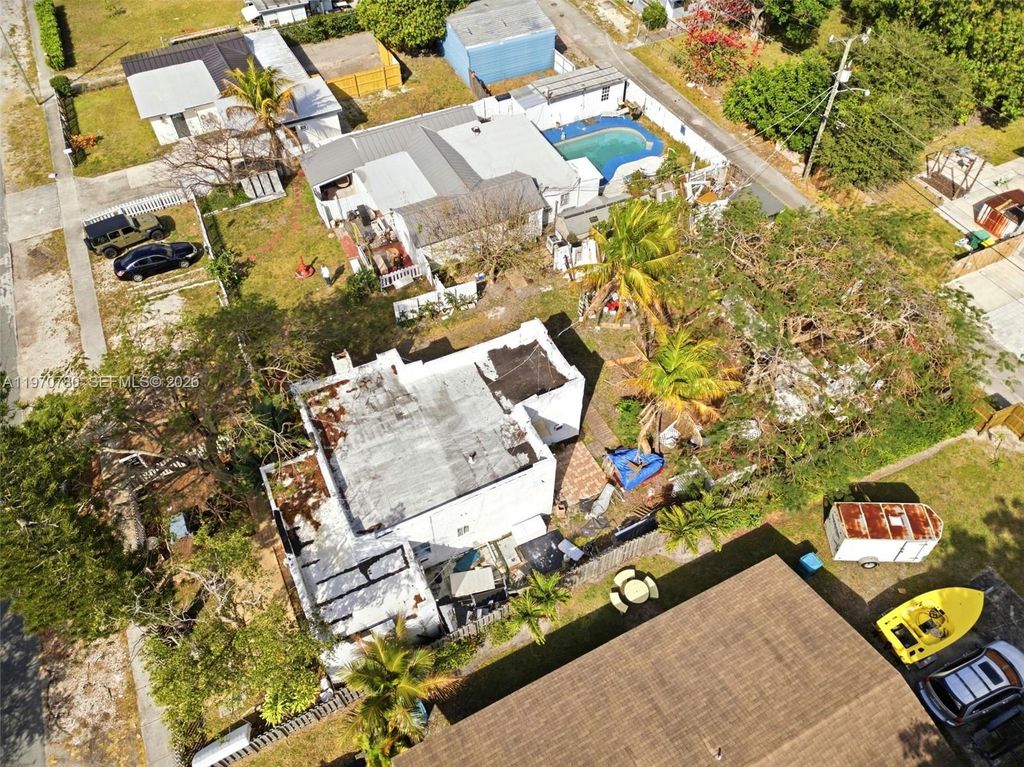 Photo of 224 SW 14th St, Dania Beach, FL 33004 (MLS # A11970780)