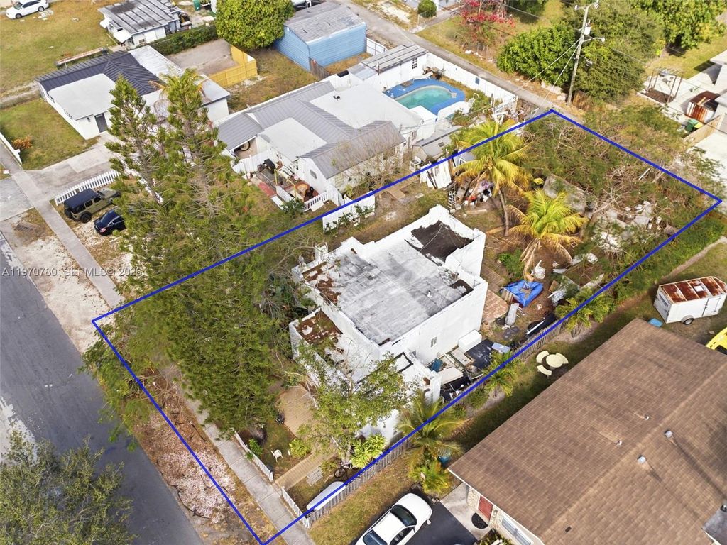 Photo of 224 SW 14th St, Dania Beach, FL 33004 (MLS # A11970780)