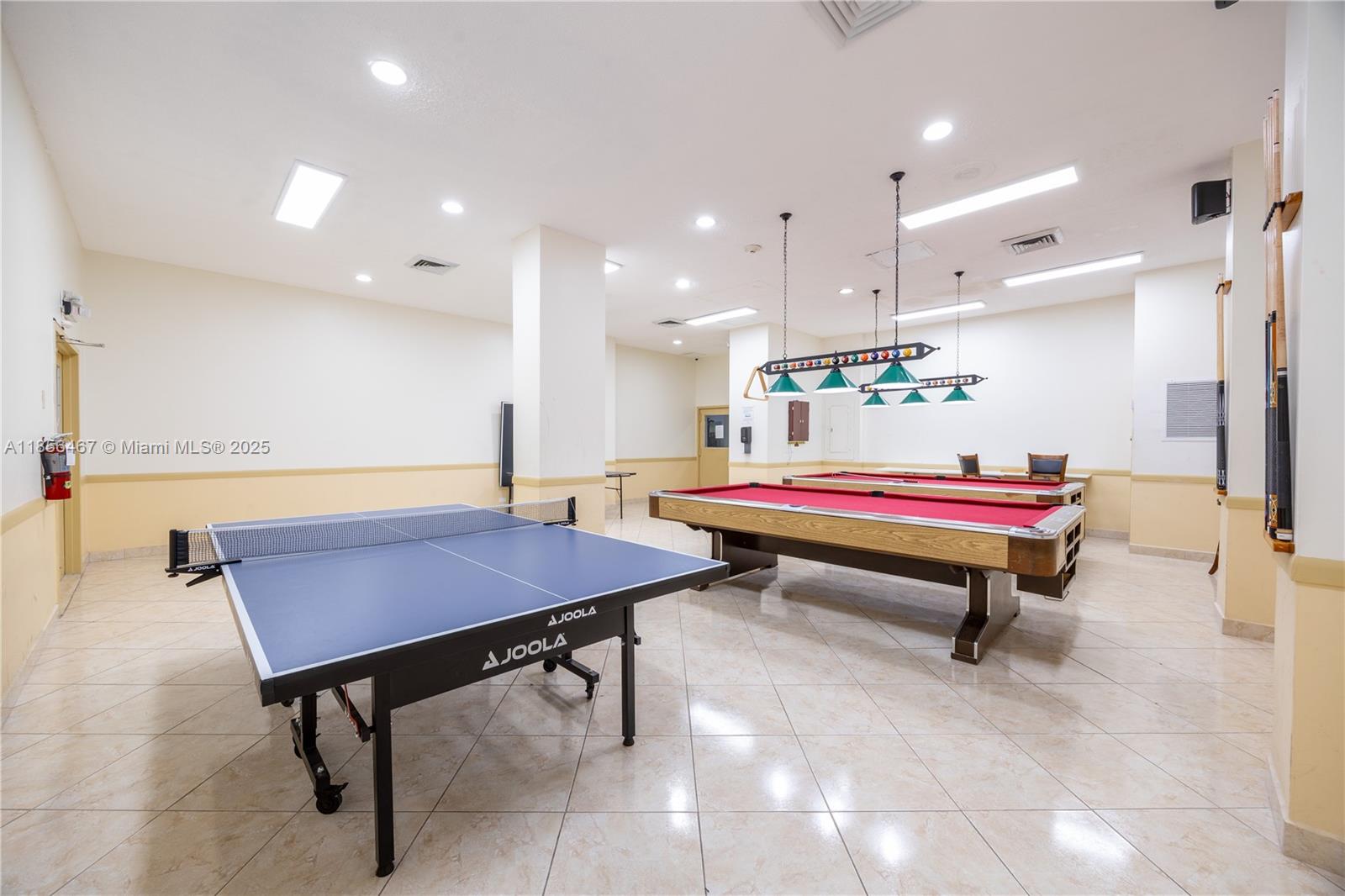 WINSTON TOWERS 200 - Residential