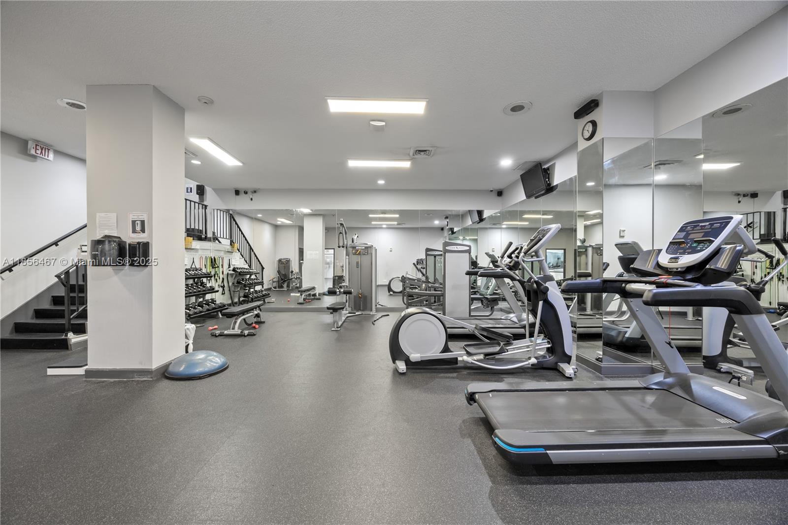 WINSTON TOWERS 200 - Residential