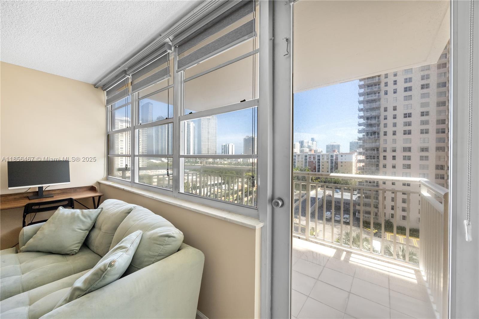 WINSTON TOWERS 200 - Residential