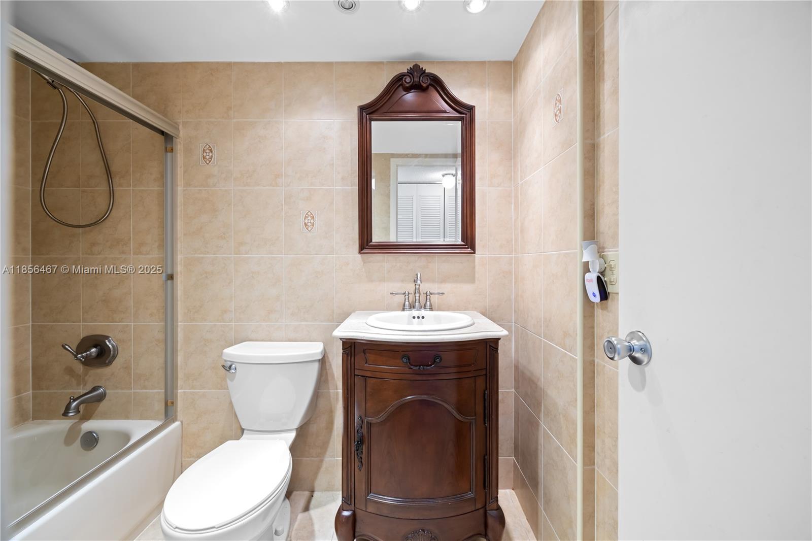 WINSTON TOWERS 200 - Residential