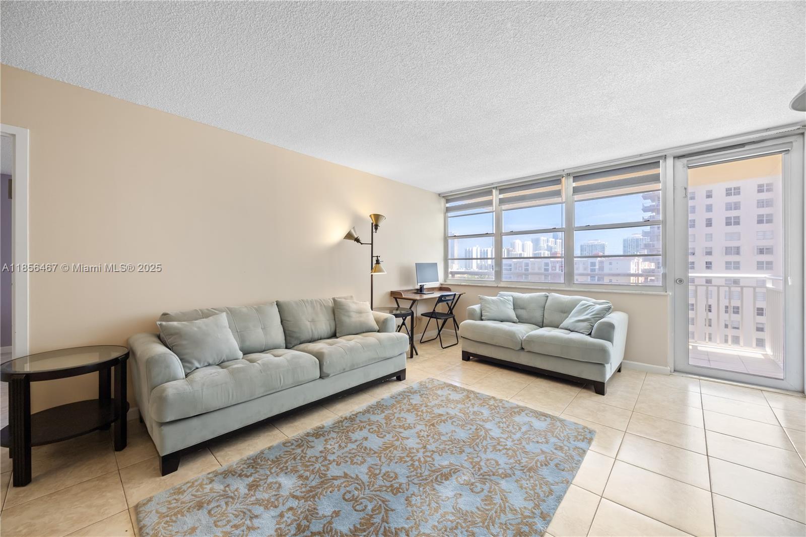 WINSTON TOWERS 200 - Residential