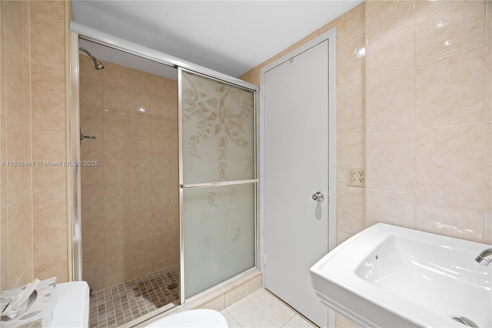 WINSTON TOWERS 200 - Residential