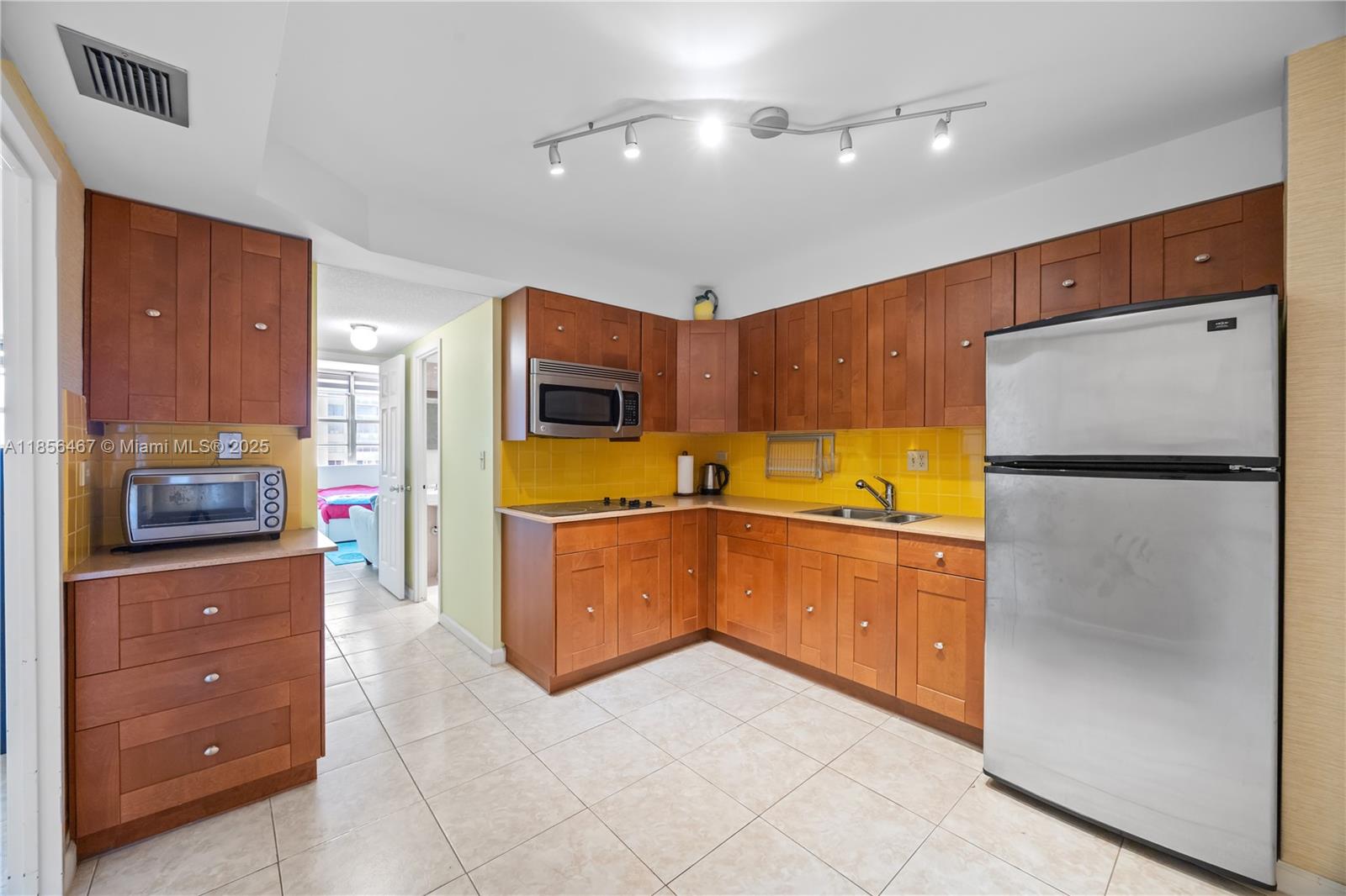 WINSTON TOWERS 200 - Residential