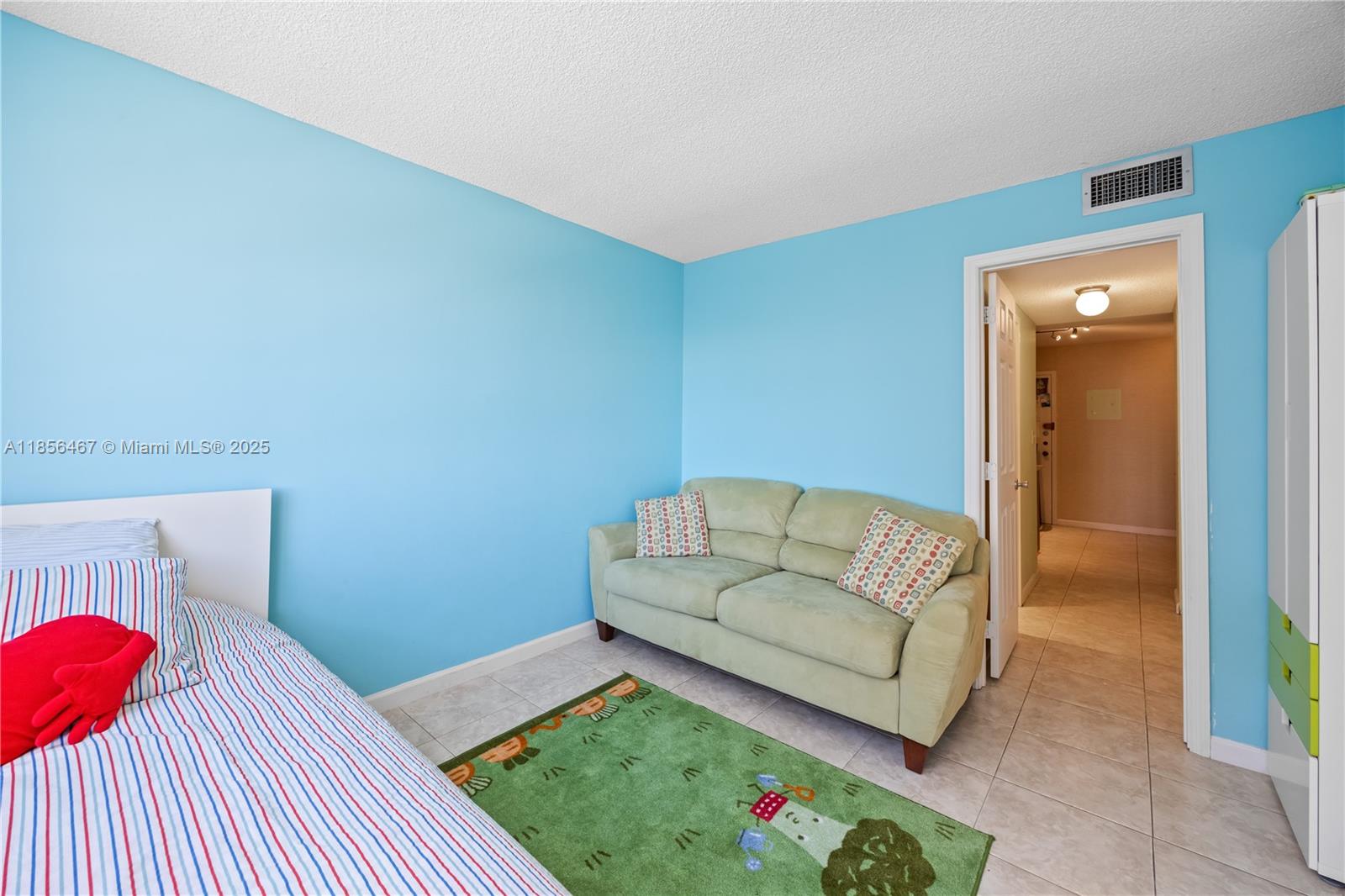 WINSTON TOWERS 200 - Residential