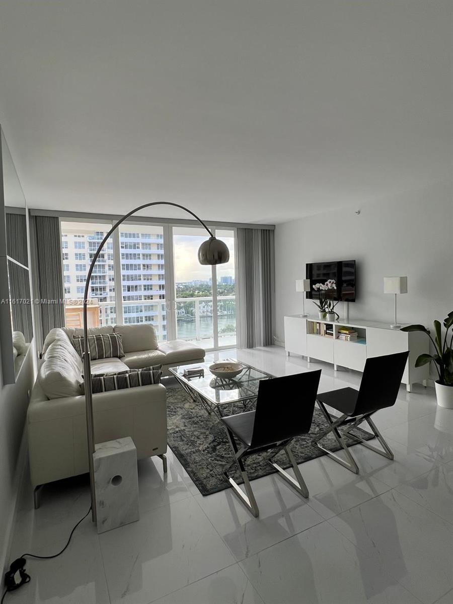 5601 Collins Ave 1115, Miami Beach, Miami-Dade County, Florida - 1 Bedrooms  
2 Bathrooms - 