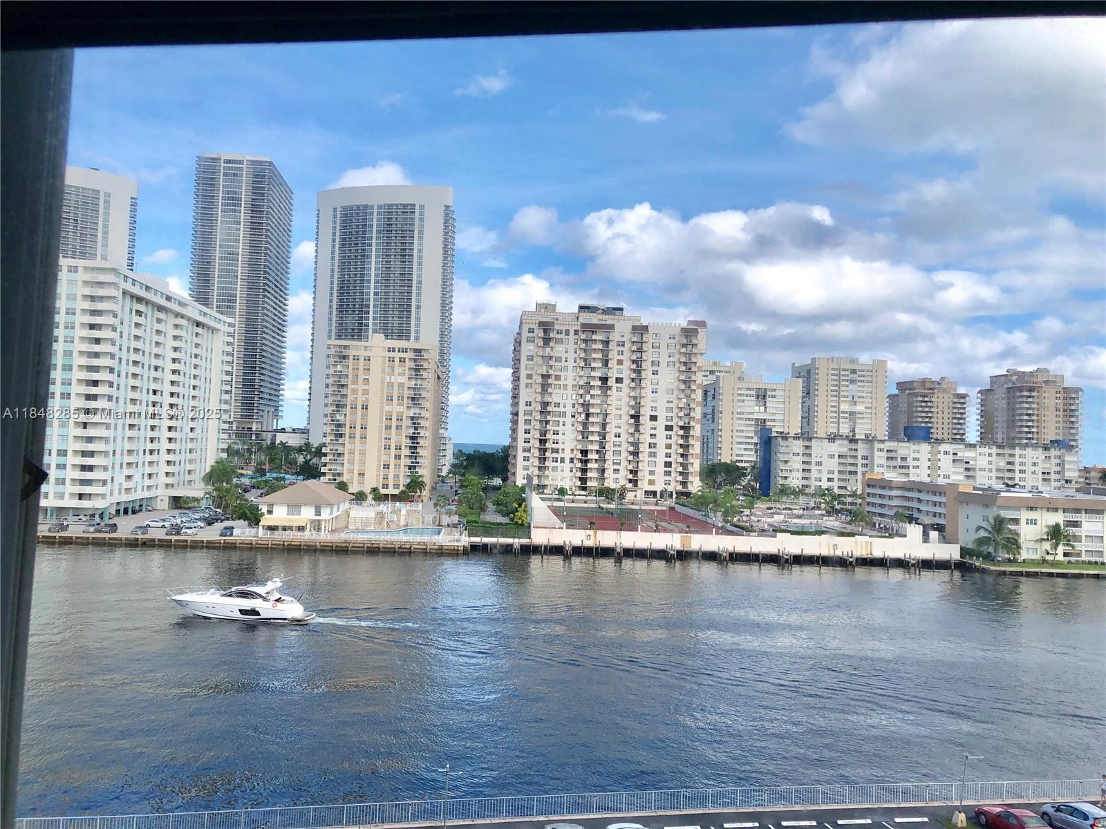 LAKE POINT TOWER CONDOMIN - Residential