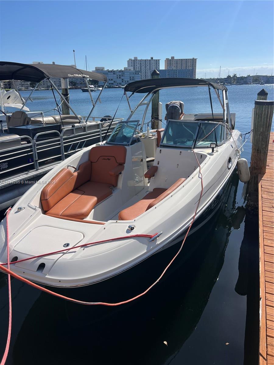 LAKE POINT TOWER CONDOMIN - Residential