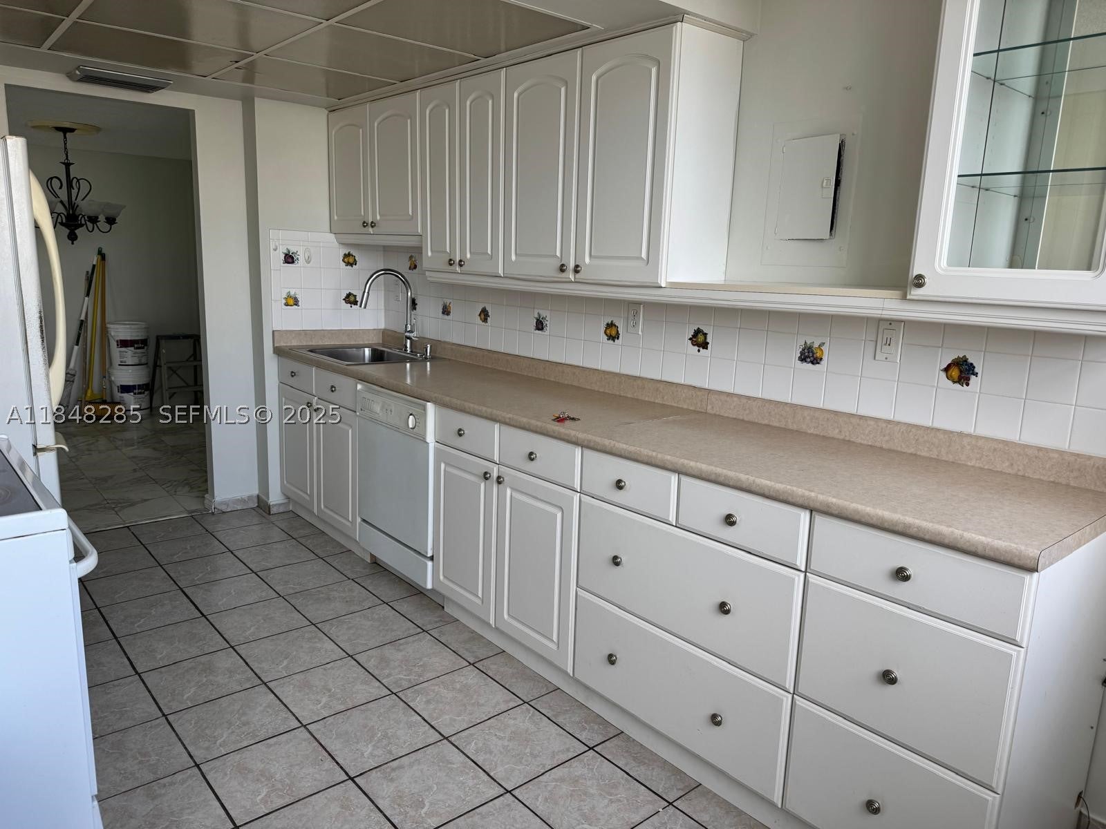 100 Golden Isles Dr 706
