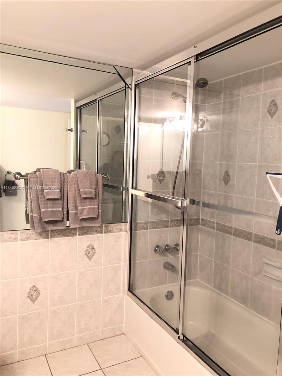 LAKE POINT TOWER CONDOMIN - Residential