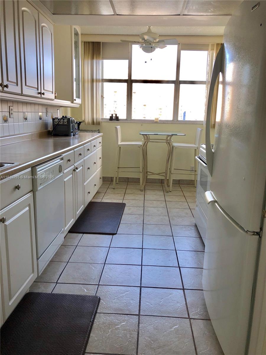 LAKE POINT TOWER CONDOMIN - Residential