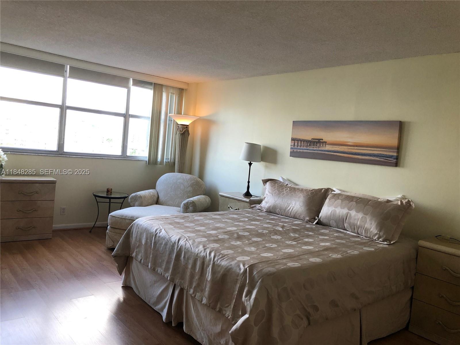 LAKE POINT TOWER CONDOMIN - Residential