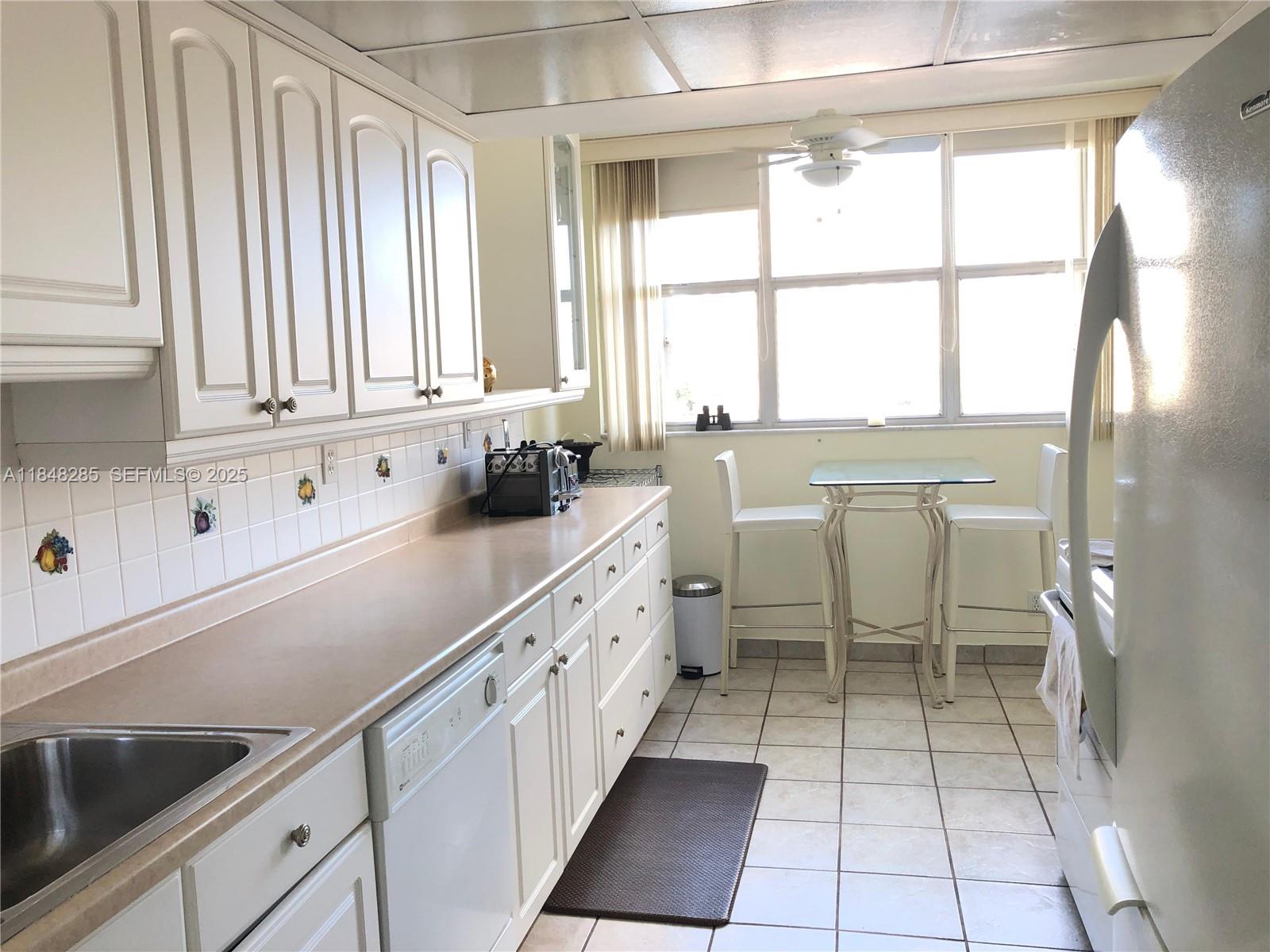 LAKE POINT TOWER CONDOMIN - Residential