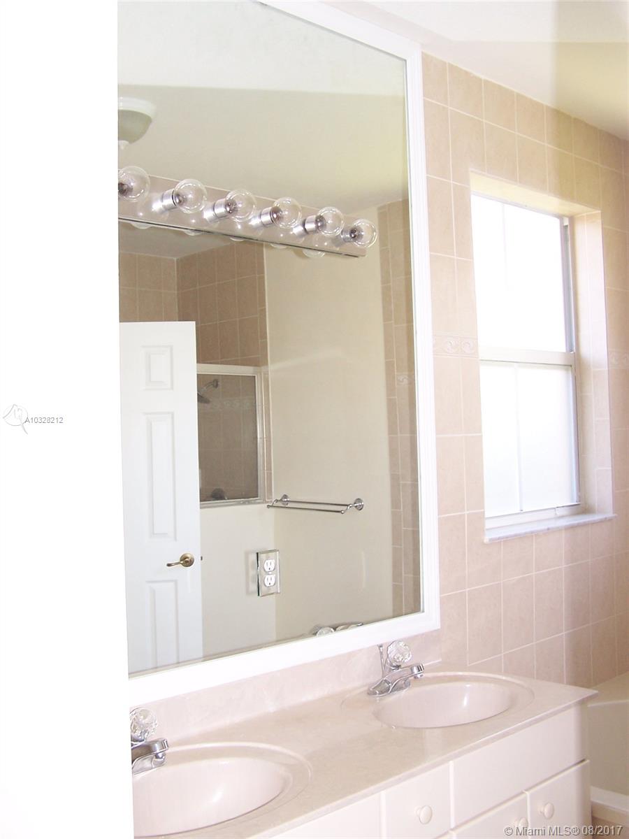 KENDALL BREEZE - Residential Lease