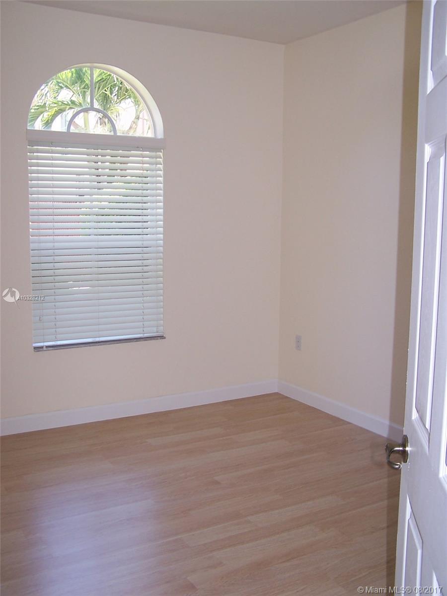 KENDALL BREEZE - Residential Lease