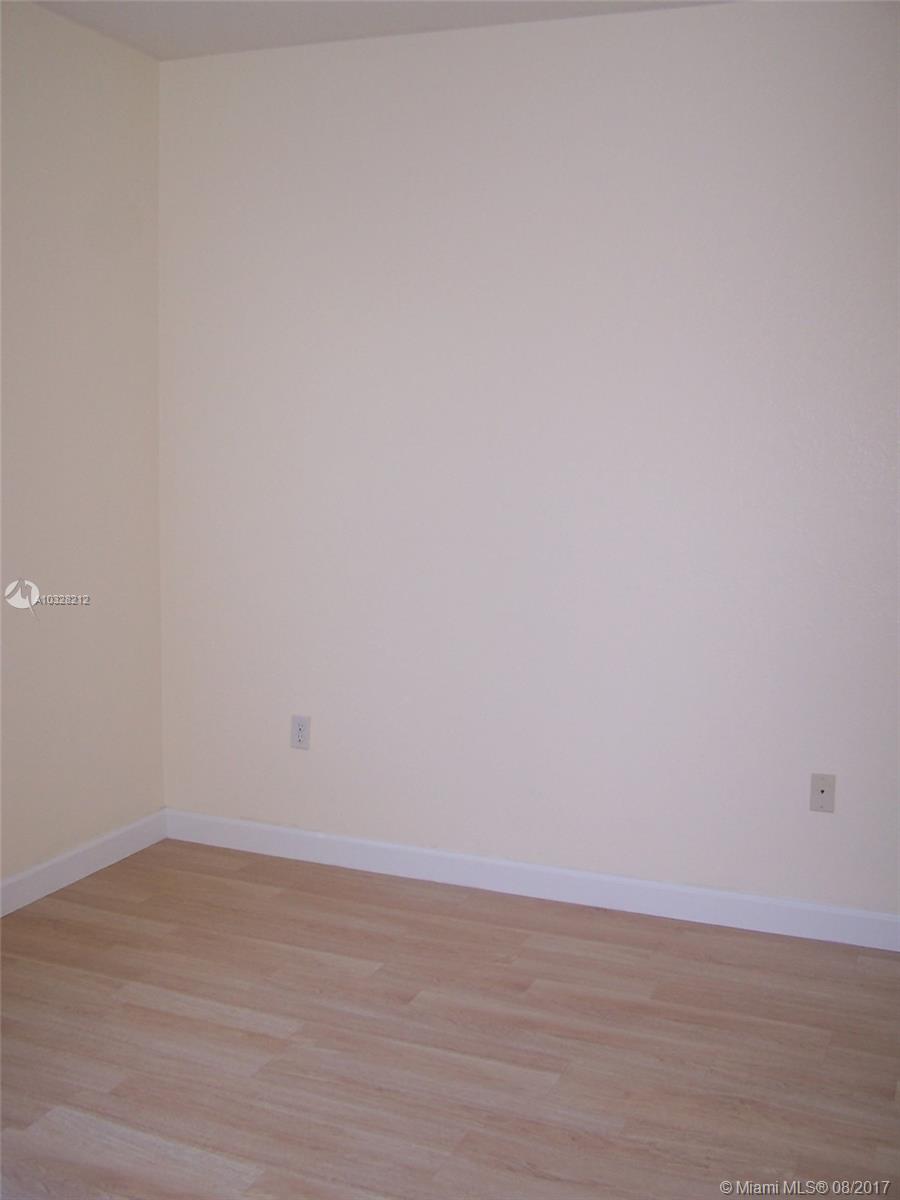 KENDALL BREEZE - Residential Lease