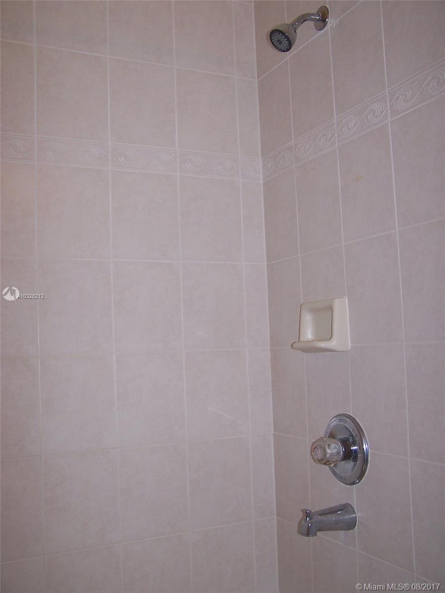 KENDALL BREEZE - Residential Lease