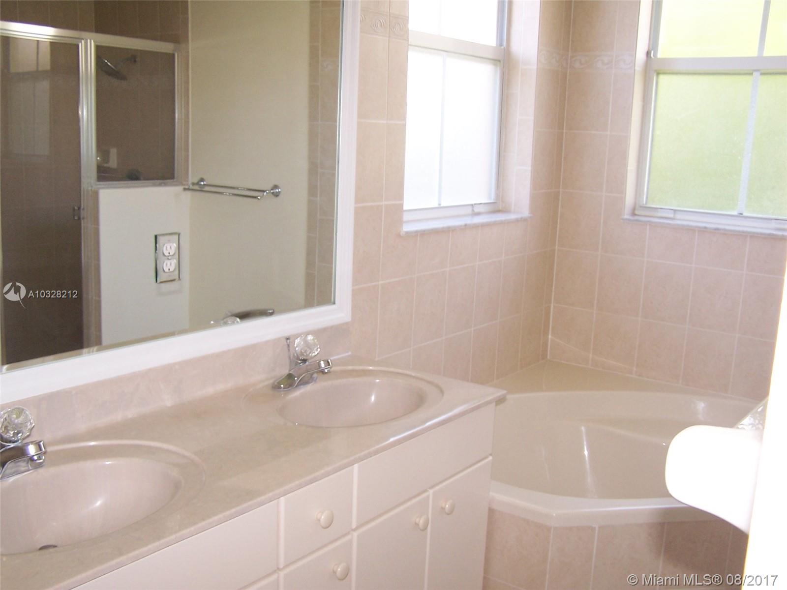 KENDALL BREEZE - Residential Lease