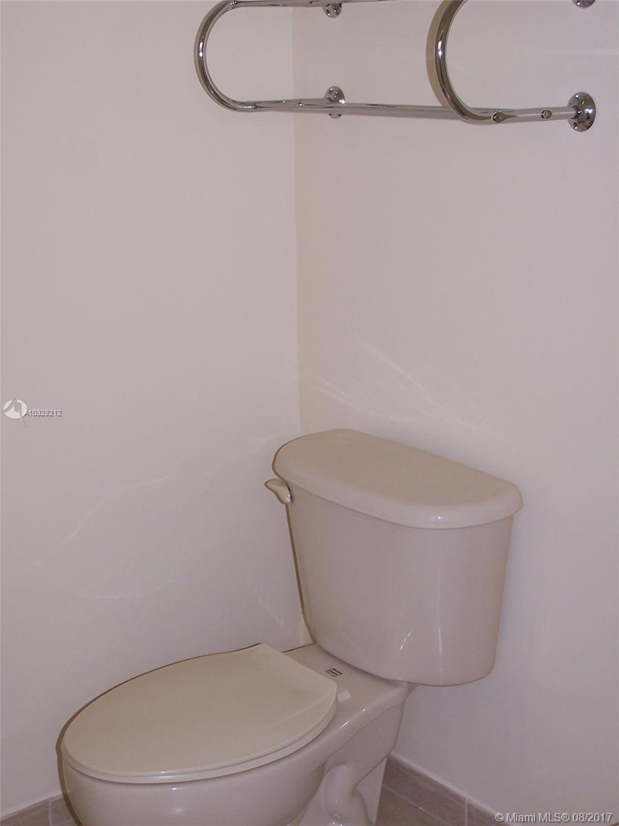 KENDALL BREEZE - Residential Lease