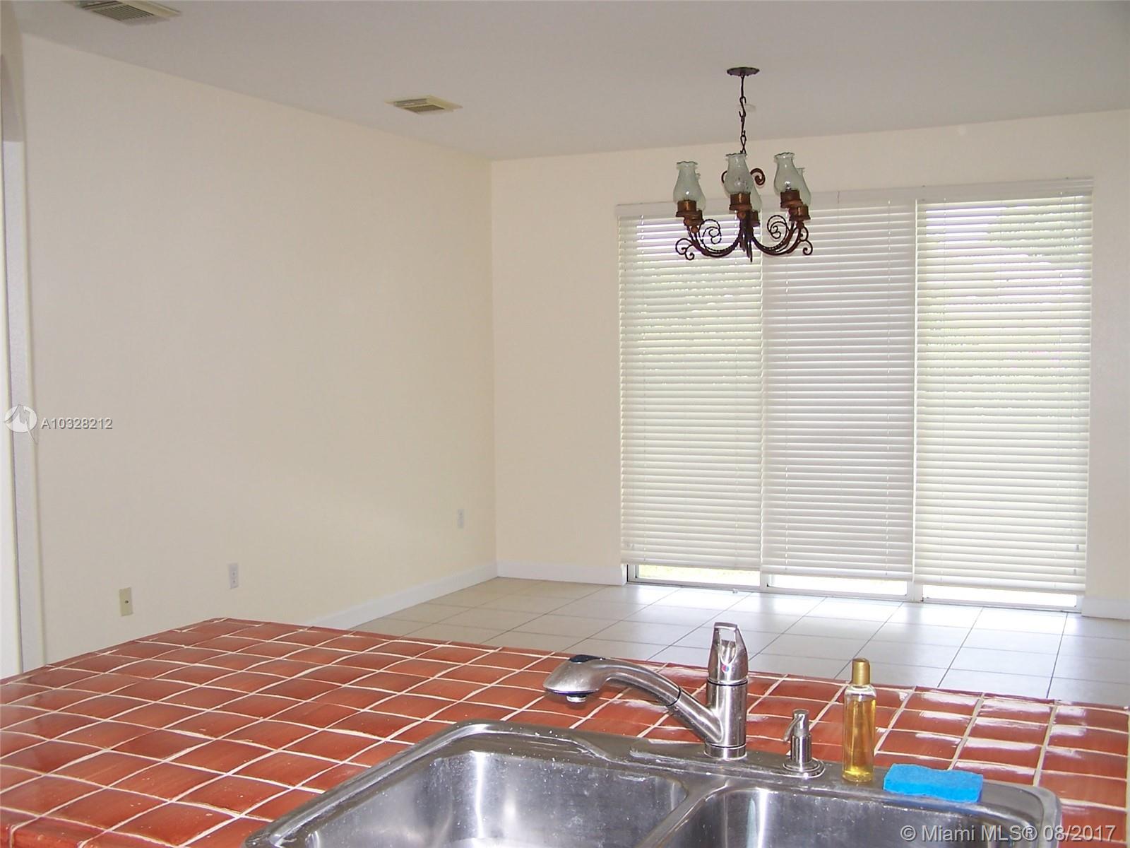 KENDALL BREEZE - Residential Lease