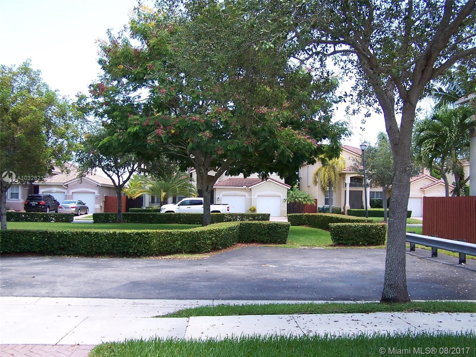 KENDALL BREEZE - Residential Lease