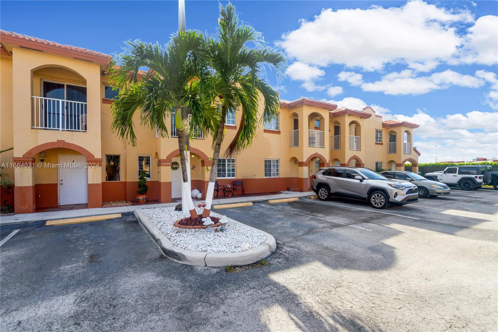 11447 Nw 95th Ct 4, Hialeah Gardens, Miami-Dade County, Florida - 3 Bedrooms  
2 Bathrooms - 