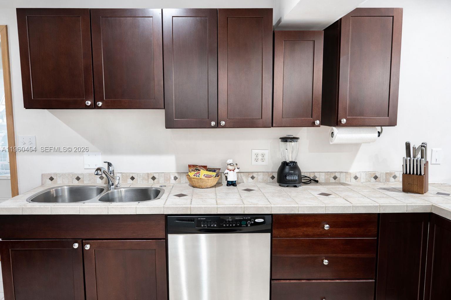 OAKLAND PARK SECOND ADD - Residential