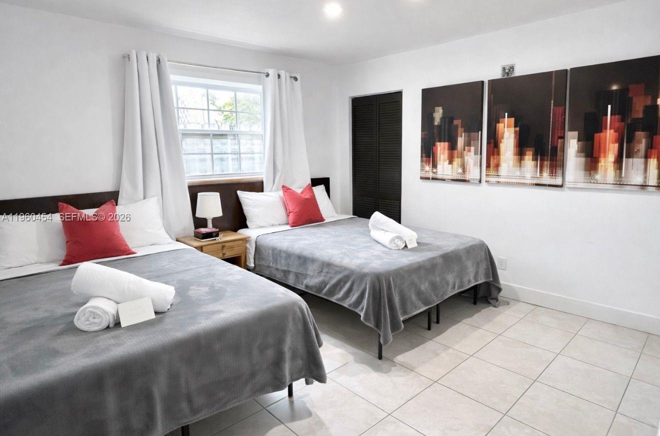 OAKLAND PARK SECOND ADD - Residential