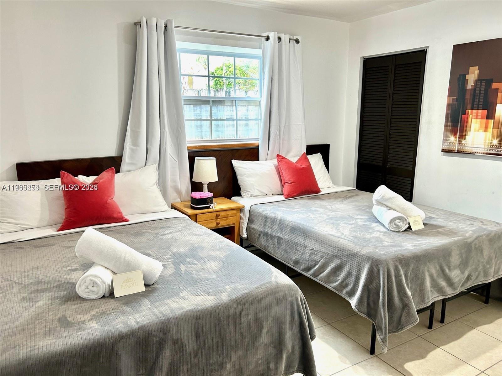 OAKLAND PARK SECOND ADD - Residential