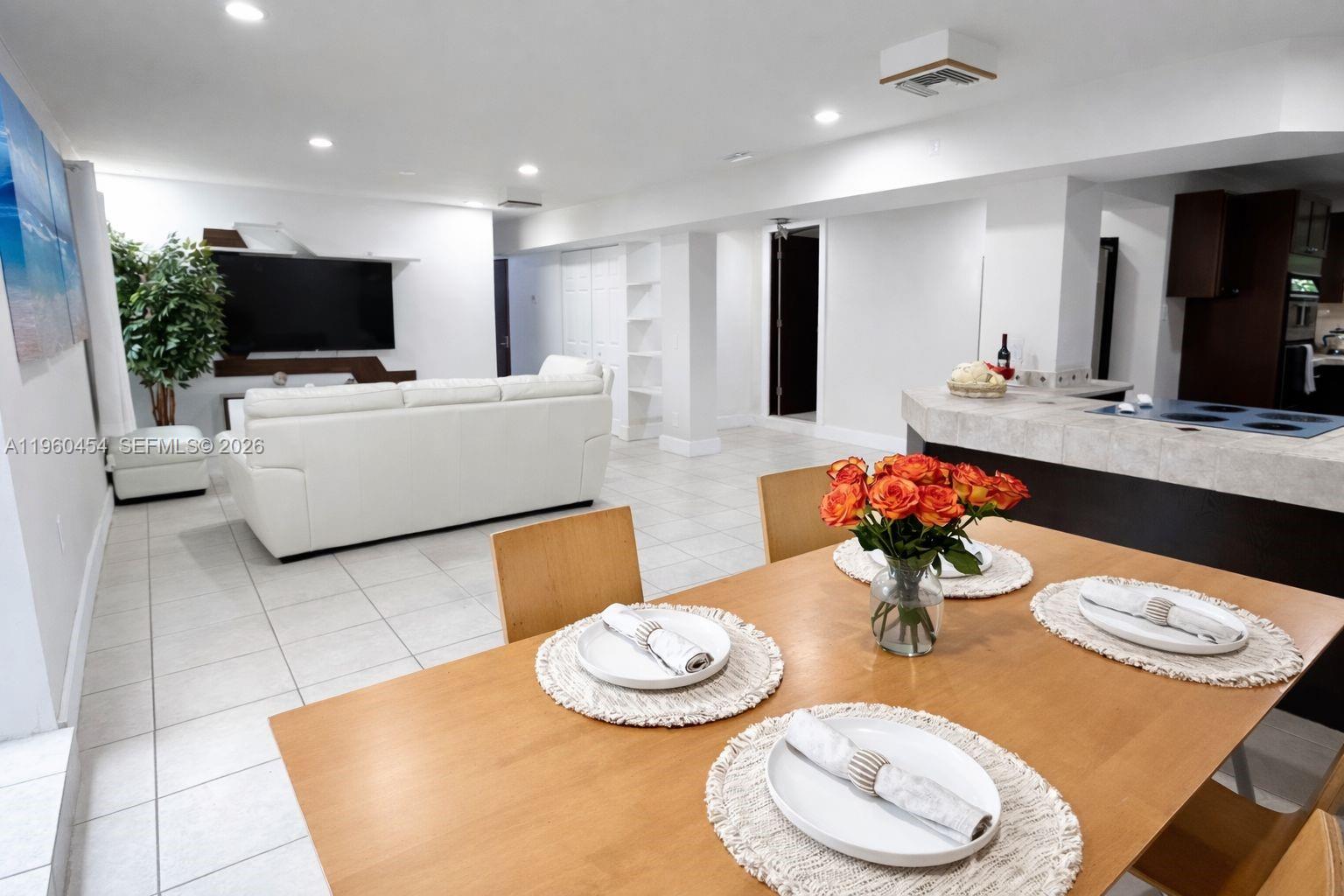 OAKLAND PARK SECOND ADD - Residential