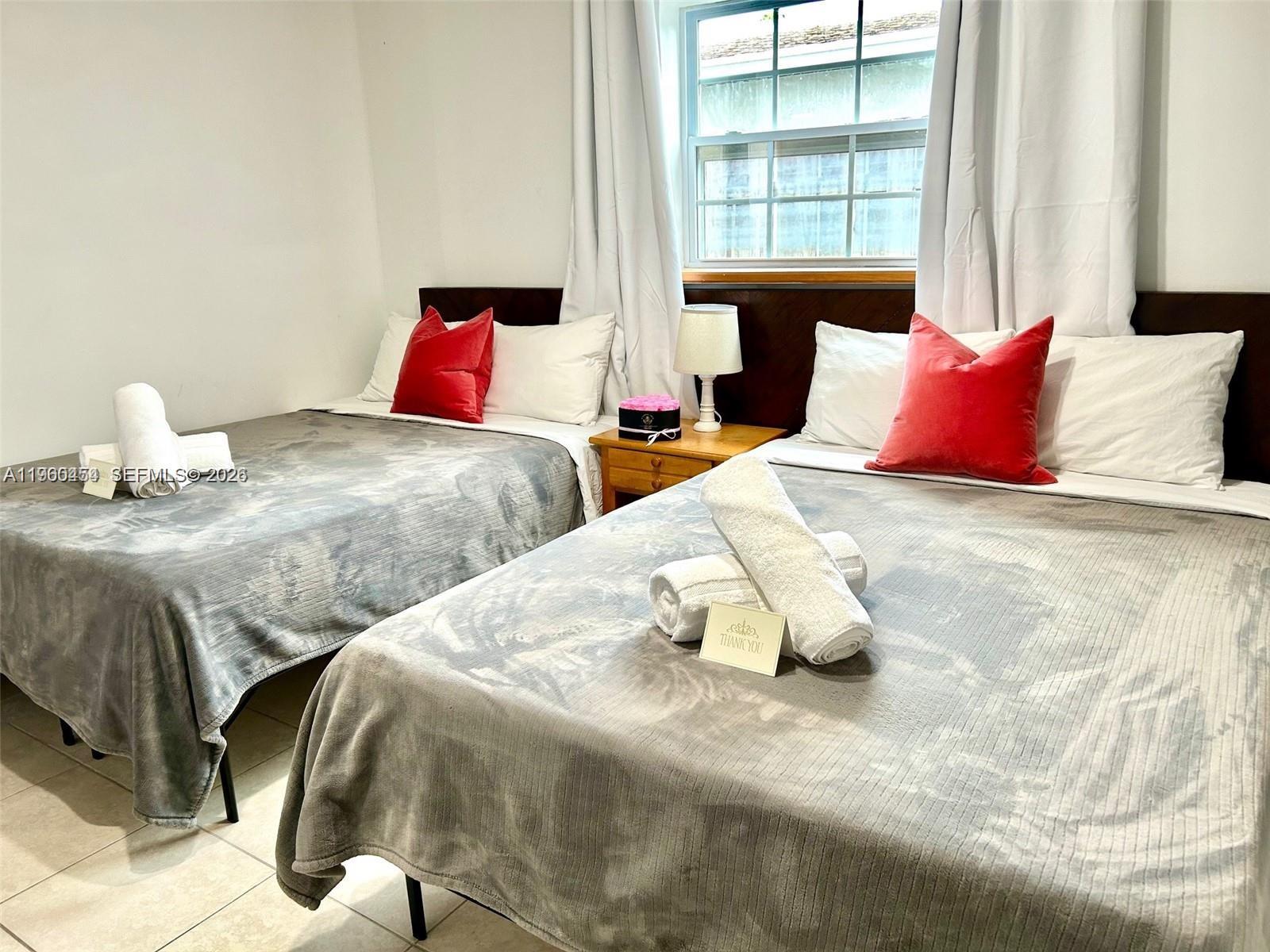 OAKLAND PARK SECOND ADD - Residential