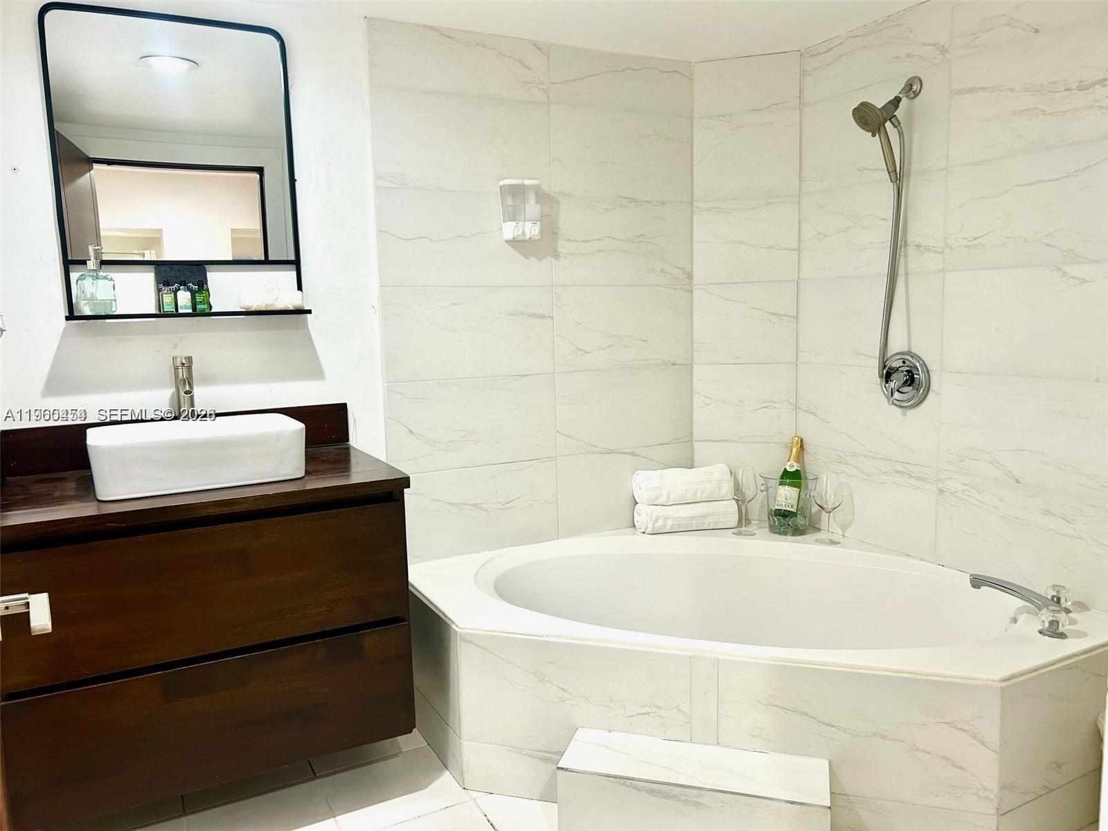 OAKLAND PARK SECOND ADD - Residential