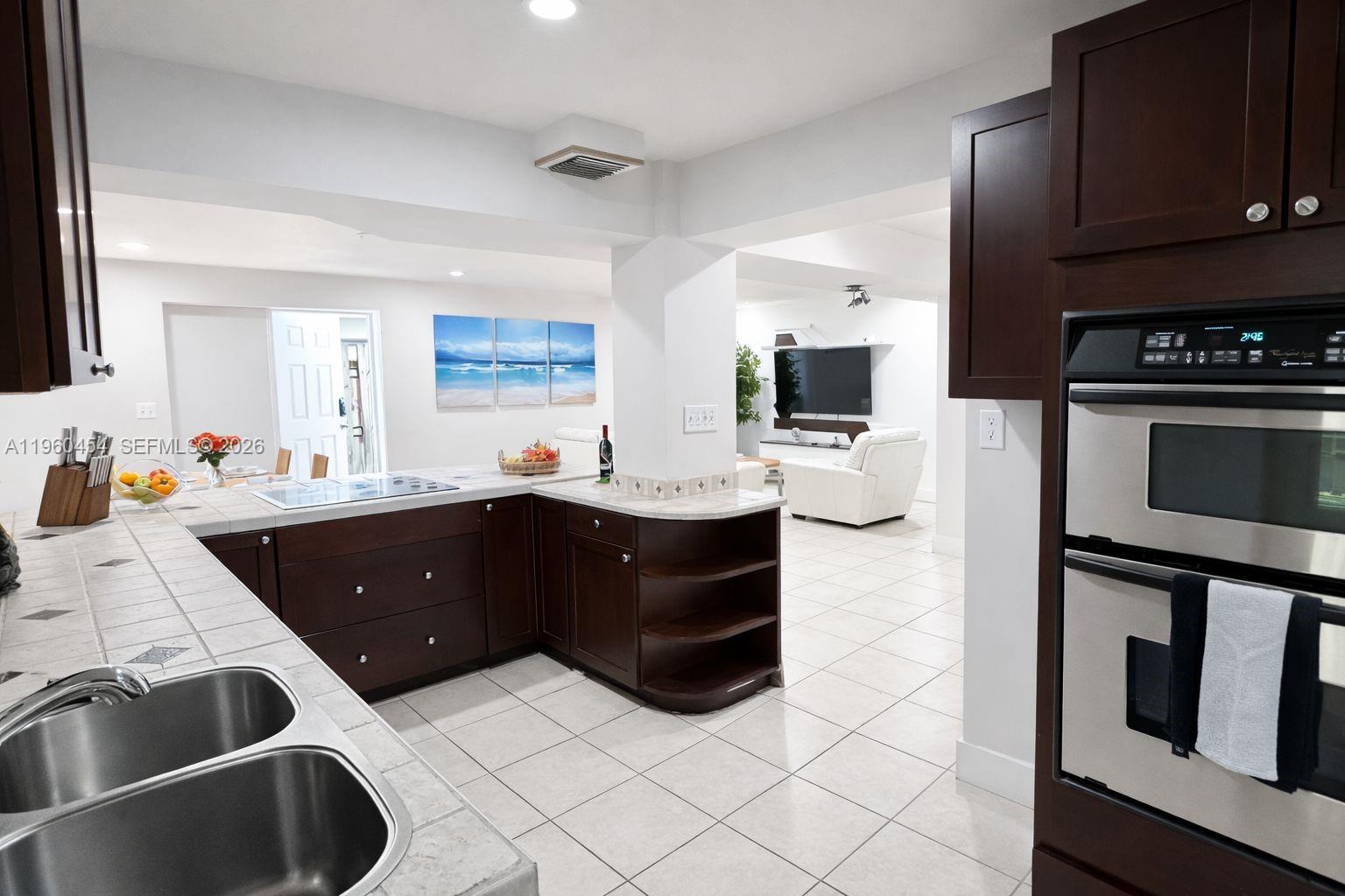 OAKLAND PARK SECOND ADD - Residential