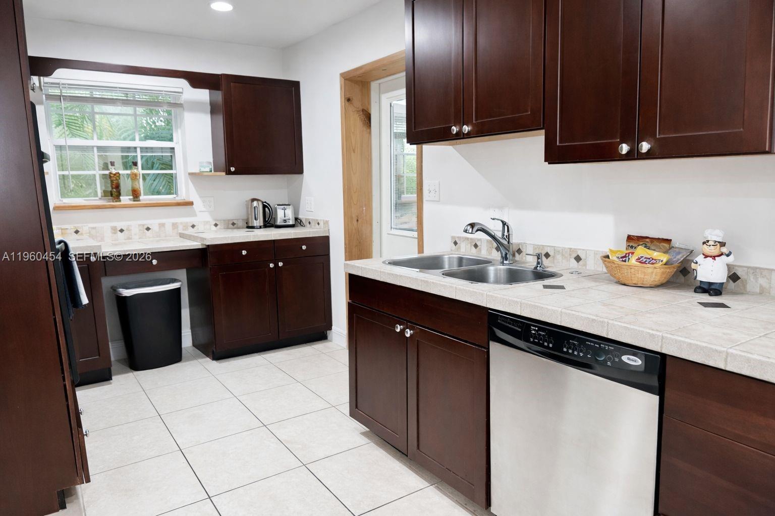 OAKLAND PARK SECOND ADD - Residential