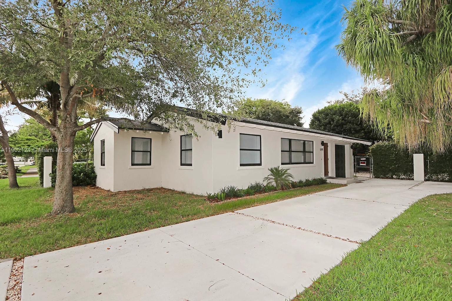 5191 SW 67th Ave