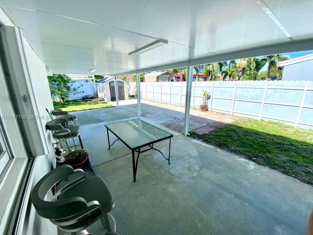 HERITAGE HOMES - Residential Lease