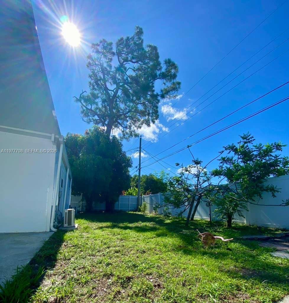 HERITAGE HOMES - Residential Lease