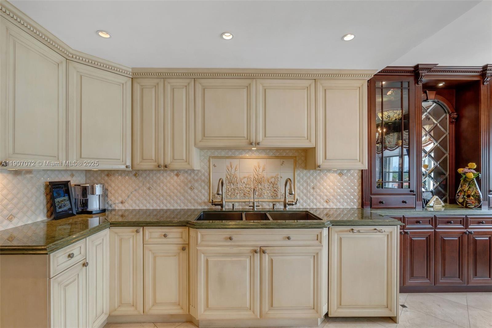 FIFTY SIX-SIXTY COLLINS A - Residential