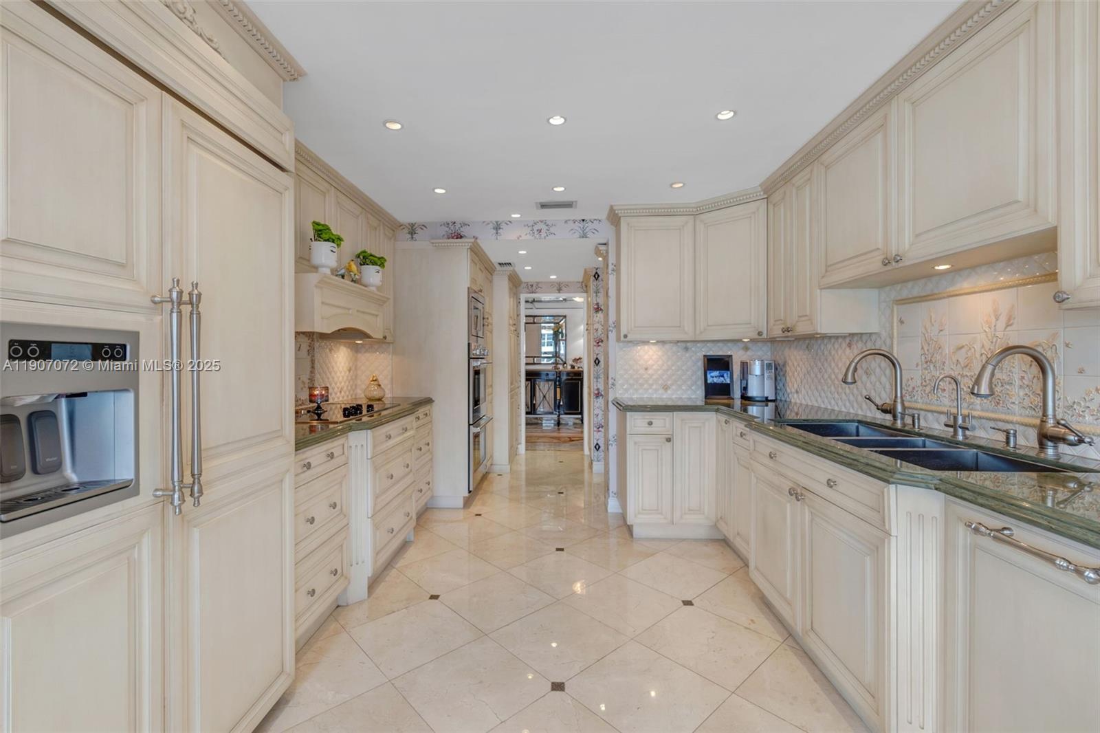 FIFTY SIX-SIXTY COLLINS A - Residential